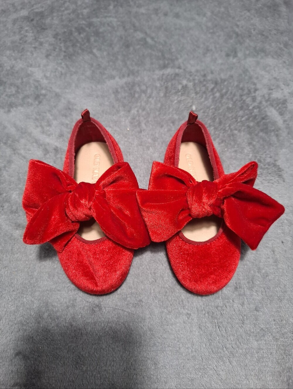 Old Navy Red Velvet Bow Dress Shoes for Gilrs Kids Size 5
